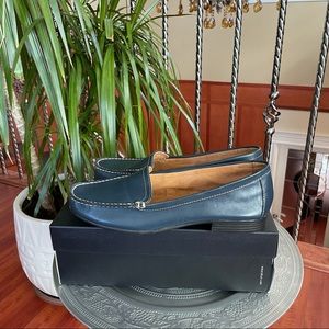 NATURALIZER LEATHER LOAFERS 🤍